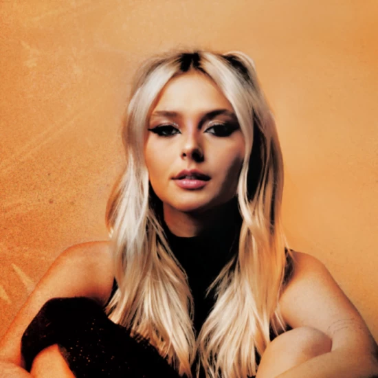 Amores e Dores, novo single de Laura Schadeck busca o melhor caminho para seguir em frente